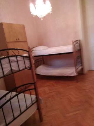 Хостелы Marina Hostel & Lodges Баку Кровать в общем номере для мужчин с 4 кроватями-2